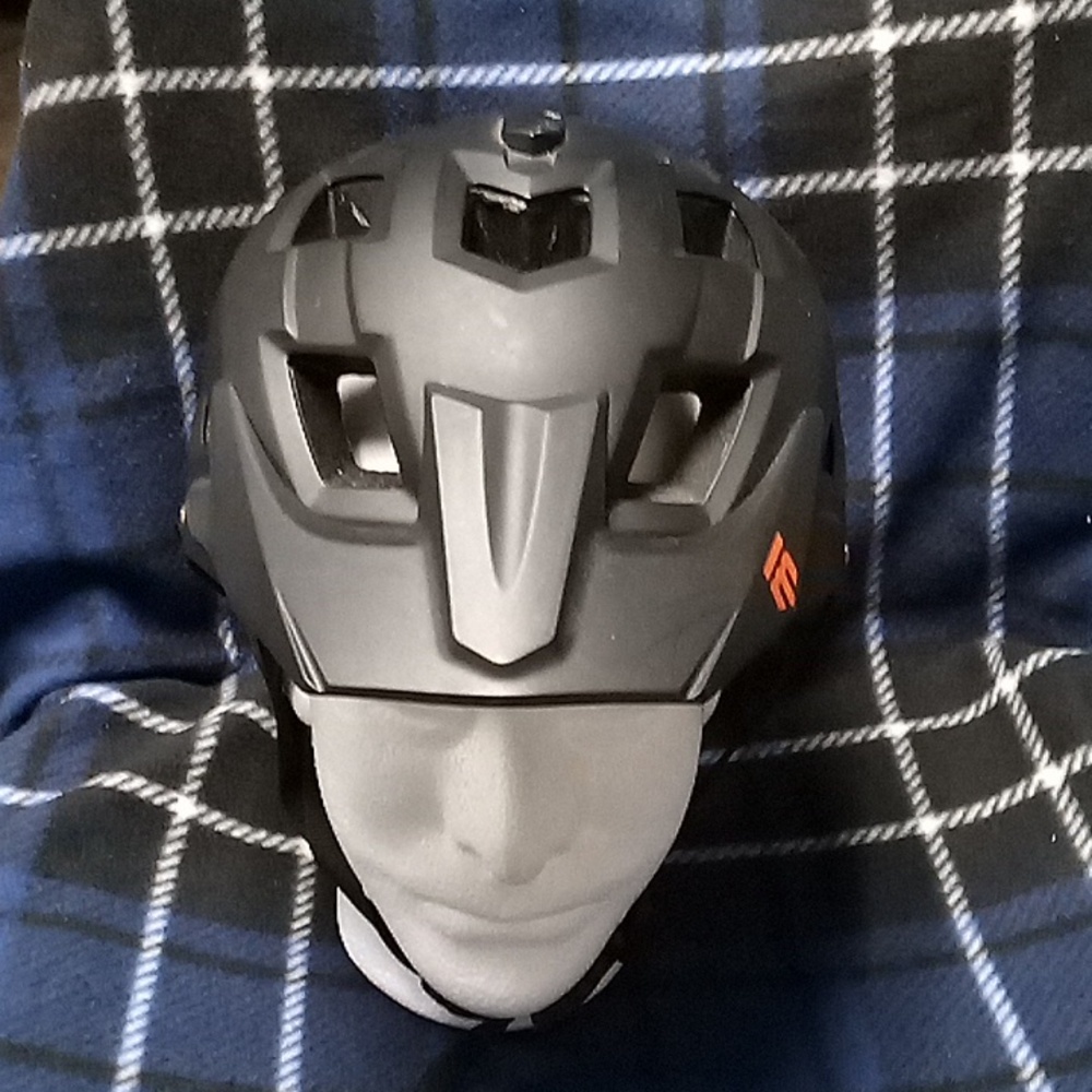 Mongoose cm303 helmet